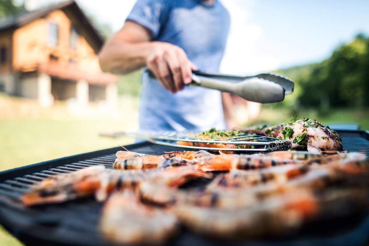 barbecue plancha zoom sur la viande